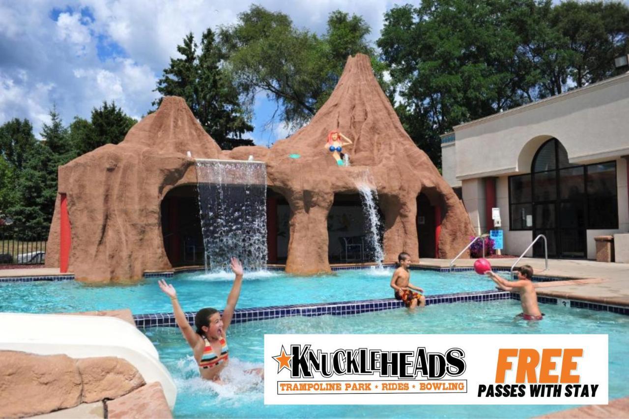 Atlantis Family Waterpark Hotel, Ascend Hotel Collection Lake Delton Exterior photo