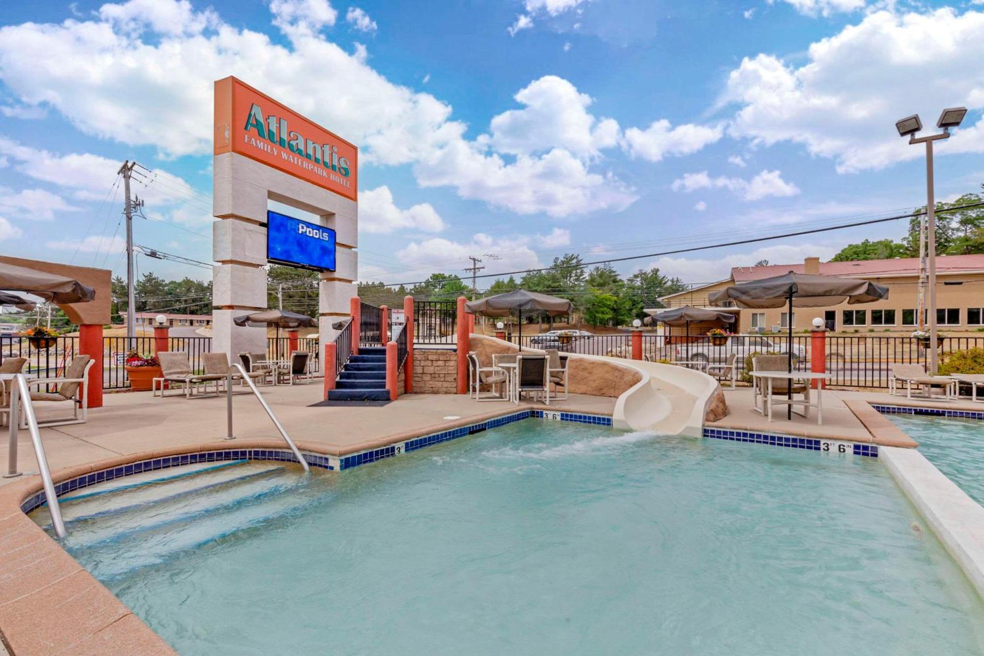 Atlantis Family Waterpark Hotel, Ascend Hotel Collection Lake Delton Exterior photo