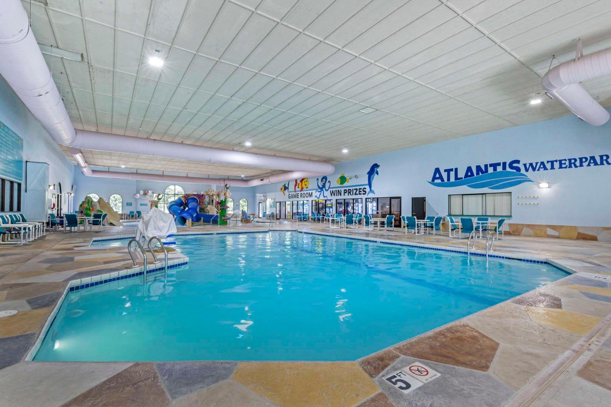 Atlantis Family Waterpark Hotel, Ascend Hotel Collection Lake Delton Exterior photo